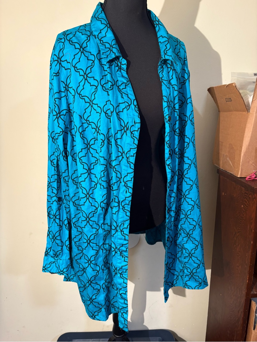 2X Catherines Teal & Black Geometric Button-Up Shirt.Colorful Slenderizing!#Arts - Picture 2 of 12